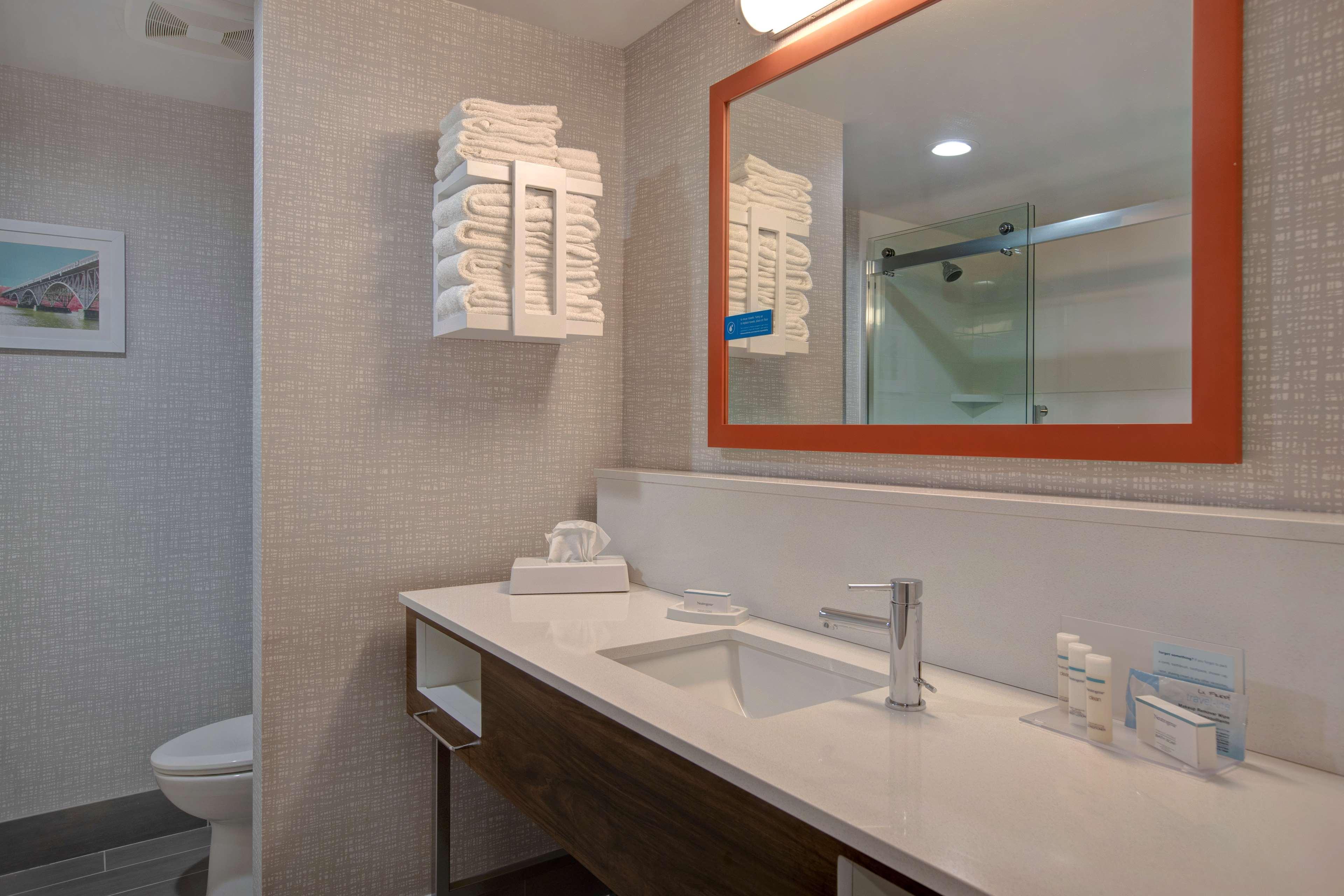 Hampton Inn & Suites Deptford, Nj Eksteriør billede